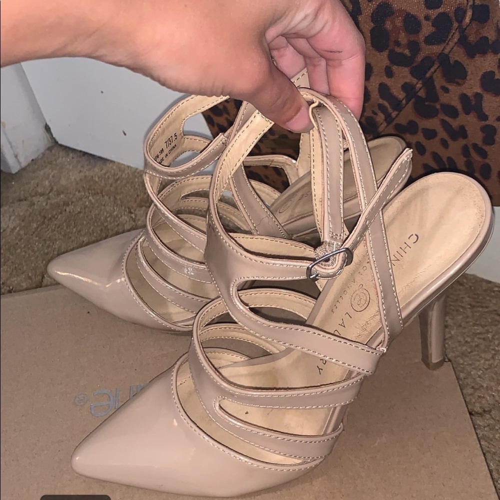 Nude/beige size 7M heels